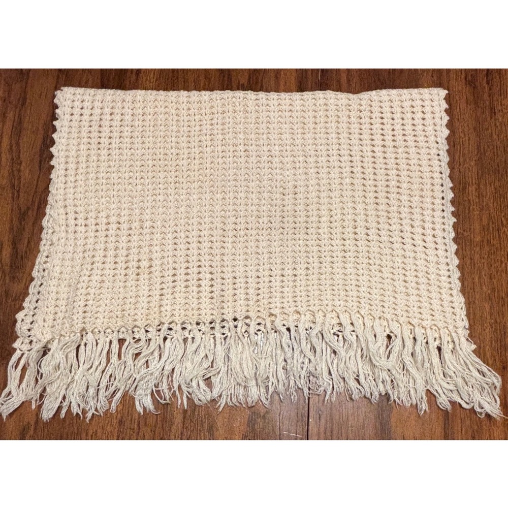 Vintage Cream Openwork Crochet Fringed Scalloped Shell Wrap Shawl
